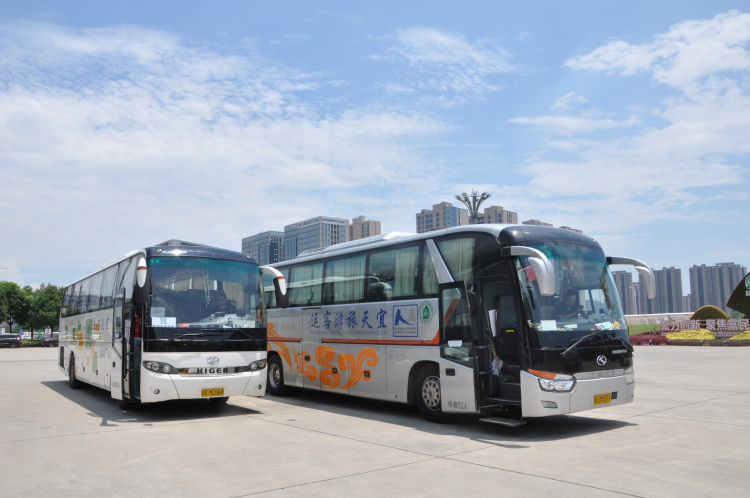 2接送会员大巴.jpg