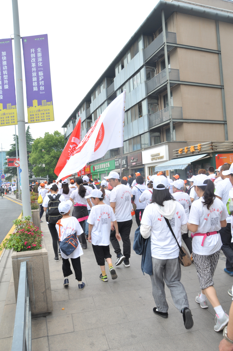 一路前行.jpg 一路前行.jpg