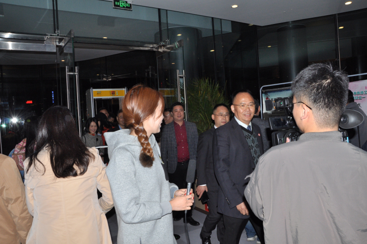 7会员纷纷入场.jpg 7会员纷纷入场.jpg