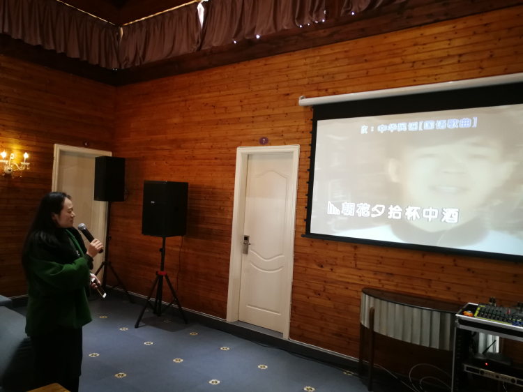 15舒琳演唱《中华民谣》.jpg