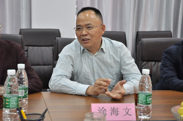学习求借鉴交流增友谊