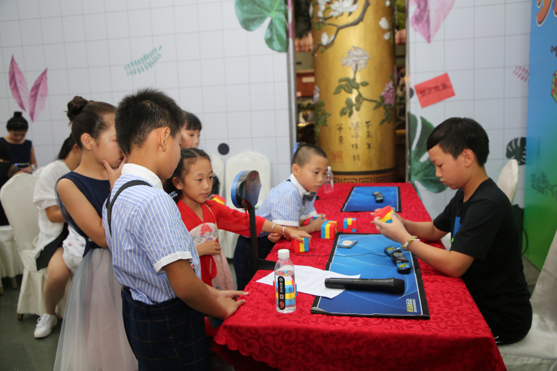 4冠军现场演示.jpg 4冠军现场演示.jpg