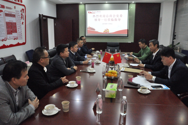 1座谈会现场.jpg 1座谈会现场.jpg