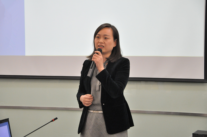 2中信银行昆山支行副行长陆霄鹰讲话_副本.jpg 2中信银行昆山支行副行长陆霄鹰讲话_副本.jpg