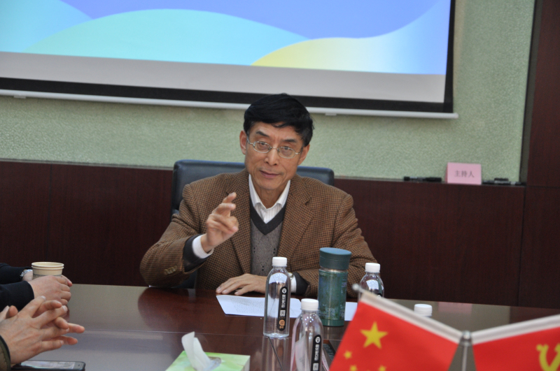 3叶骏良秘书长作培训讲课.jpg 3叶骏良秘书长作培训讲课.jpg