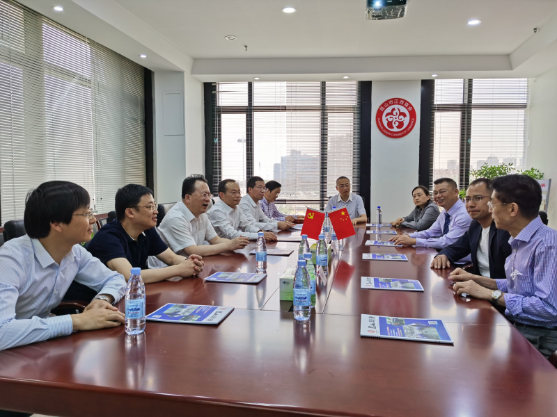 2座谈会现场.jpg 2座谈会现场.jpg