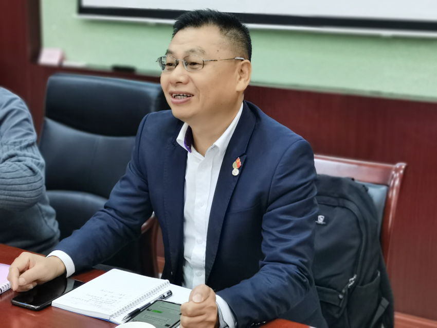 4组织发展部部长涂坚发言.jpg 4组织发展部部长涂坚发言.jpg