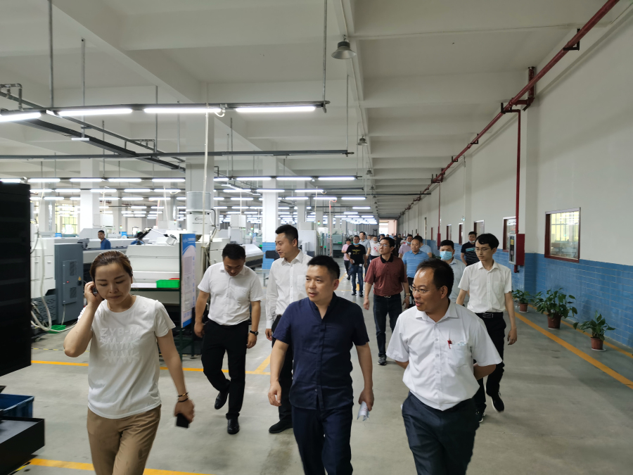 1参观金酷智能制造产业园.jpg 1参观金酷智能制造产业园.jpg