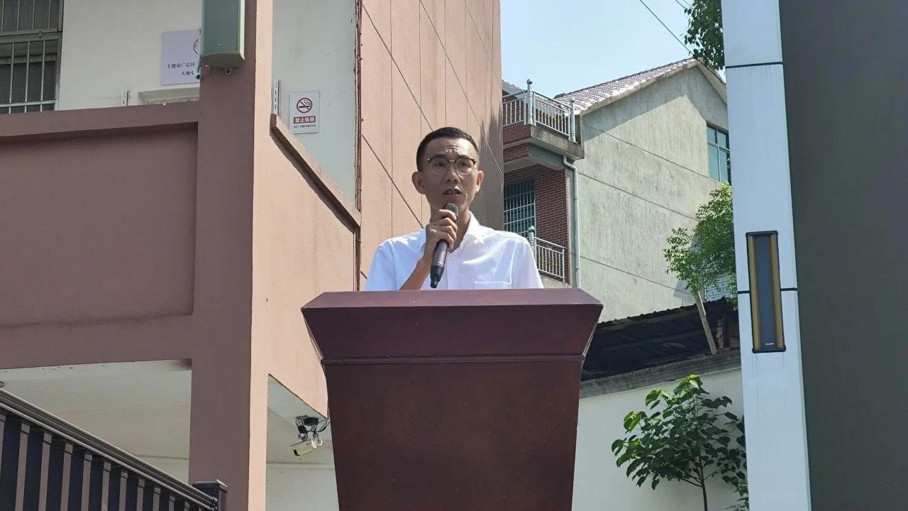 3党支部书记、校长王海平致辞.jpg 3党支部书记、校长王海平致辞.jpg